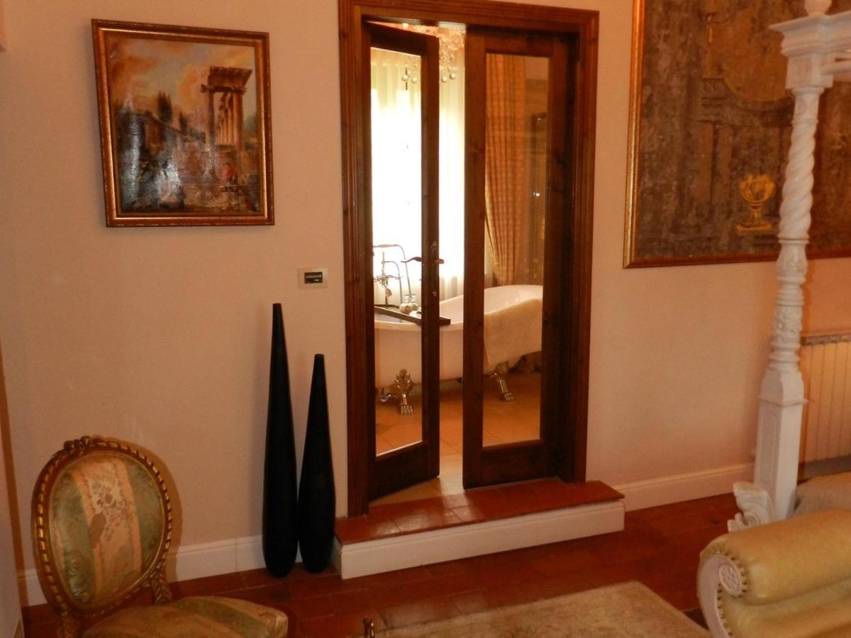 Villa Bertagni Кастельнуово-ді-Гарфаньяна Номер фото