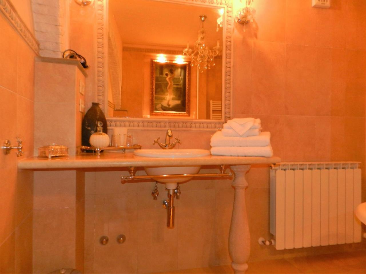 Villa Bertagni Кастельнуово-ді-Гарфаньяна Номер фото